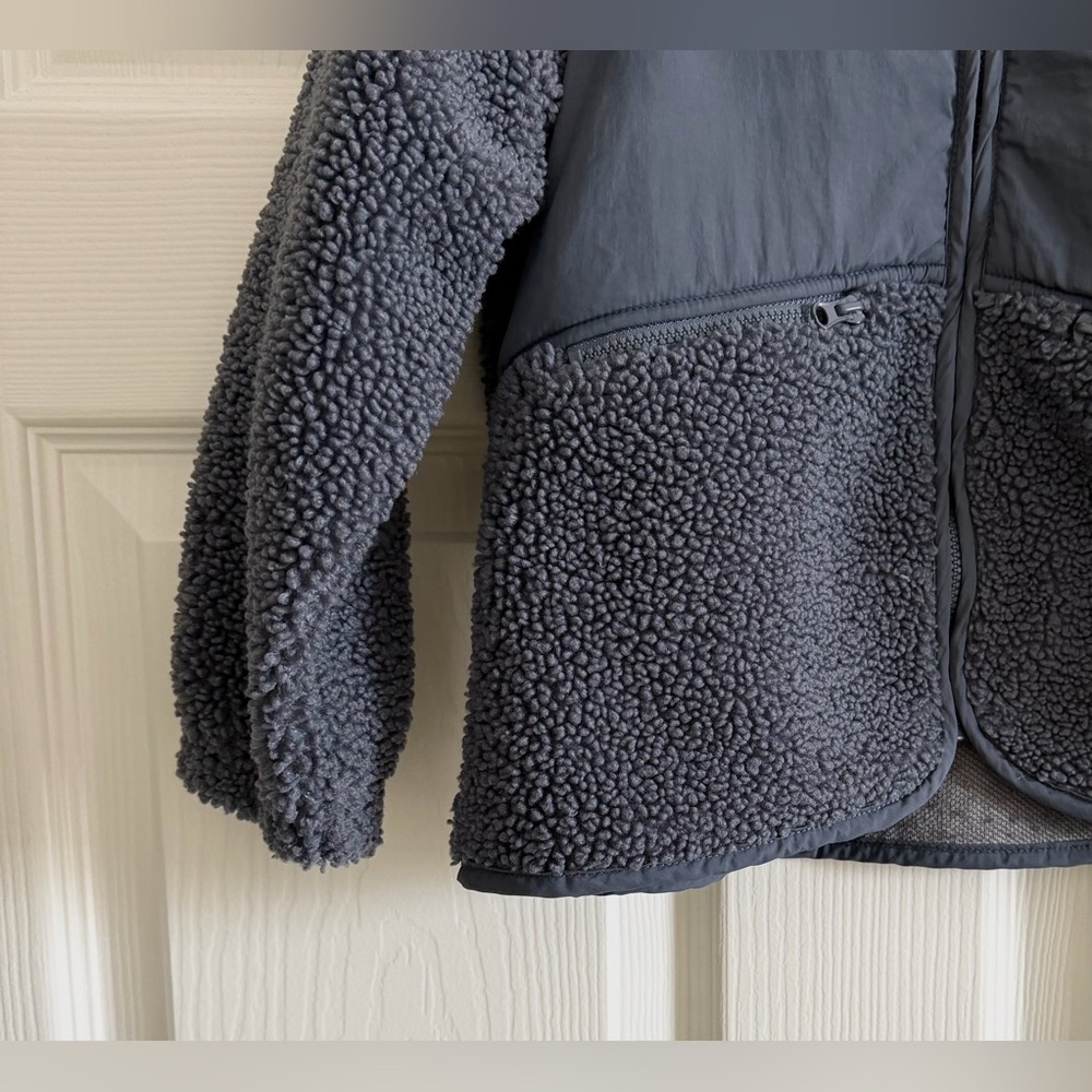 Zara Kids Teddy Fleece Grey Jacket
Size 6-7 - Picture 2 of 4